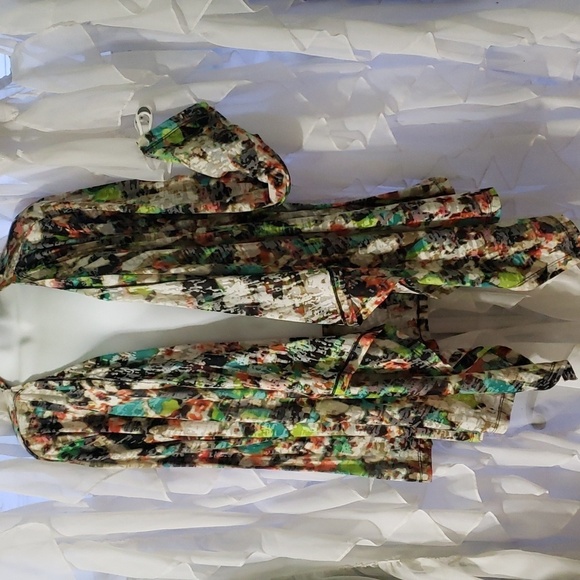 Calvin Klein. Open Front, Draped Front, Lightweight, Colorful Kimino. EUC - Picture 3 of 11